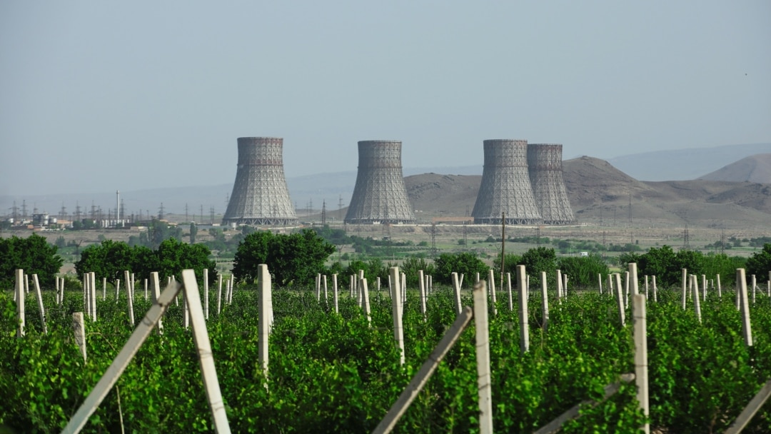 ԿՈՆՍՏԱՆՏԻՆ ՍԻՄՈՆՈՎԸ՝ ՀԱՅԱՍՏԱՆՈՒՄ ՆՈՐ ԱԷԿ-Ի ԿԱՌՈՒՑՄԱՆ ԵՎ «ՌՈՍԱՏՈՄ»-Ի ԱՌԱՋԱՐԿՆԵՐԻ ՄԱՍԻՆ