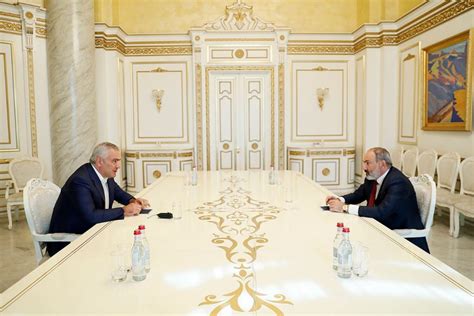 ԲԱՑԱՌԻԿ ԶՐՈՒՅՑ ՍԱՄՎԵԼ ԿԱՐԱՊԵՏՅԱՆԻ ՀԵՏ (ՏԵՍԱՆՅՈՒԹ)